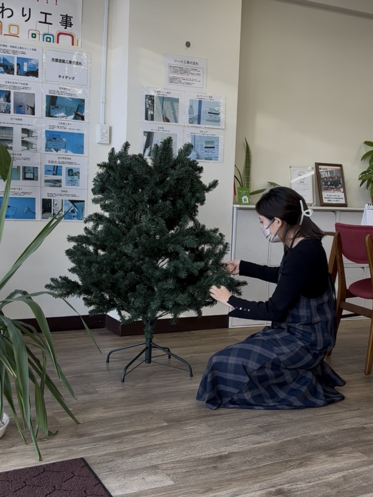 ツリーの葉を広げる広報ほりべぇ