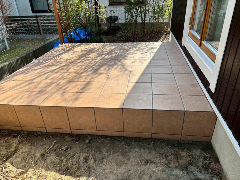 【土間タイル工事】