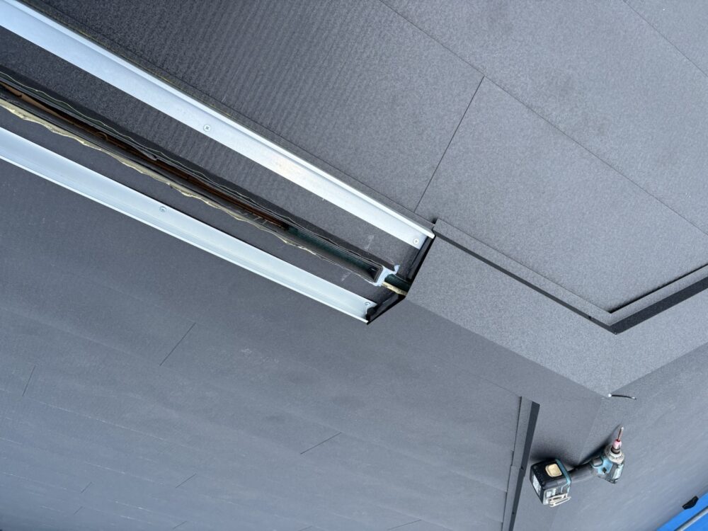 【屋根カバー工法】棟板金設置