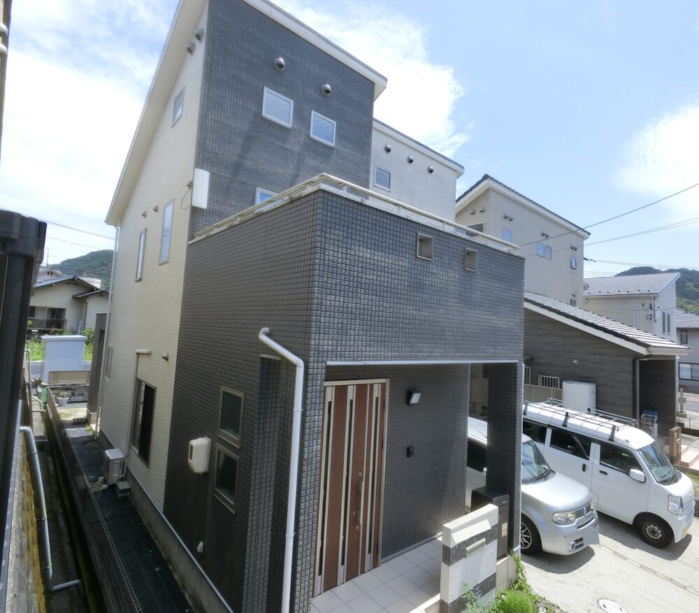 【大竹市】外壁屋根塗装工事 ベランダトップ塗装　F様邸